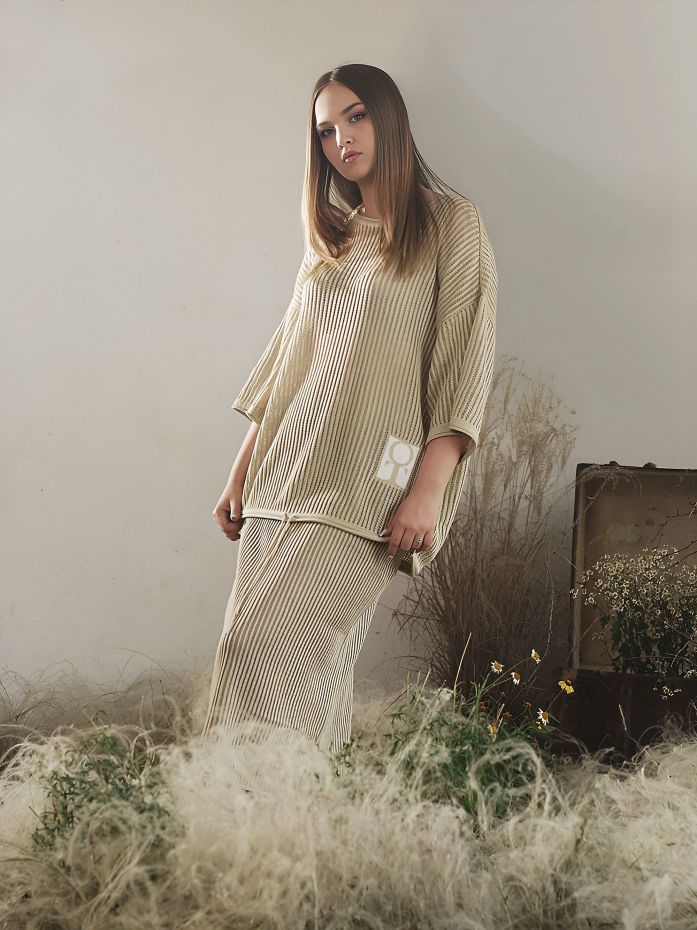 Бежевый вязаный костюм сеть из хлопка