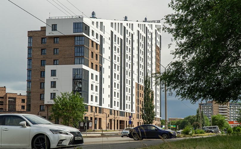 1-комнатная квартира 41,8кв.м.Комарова 7