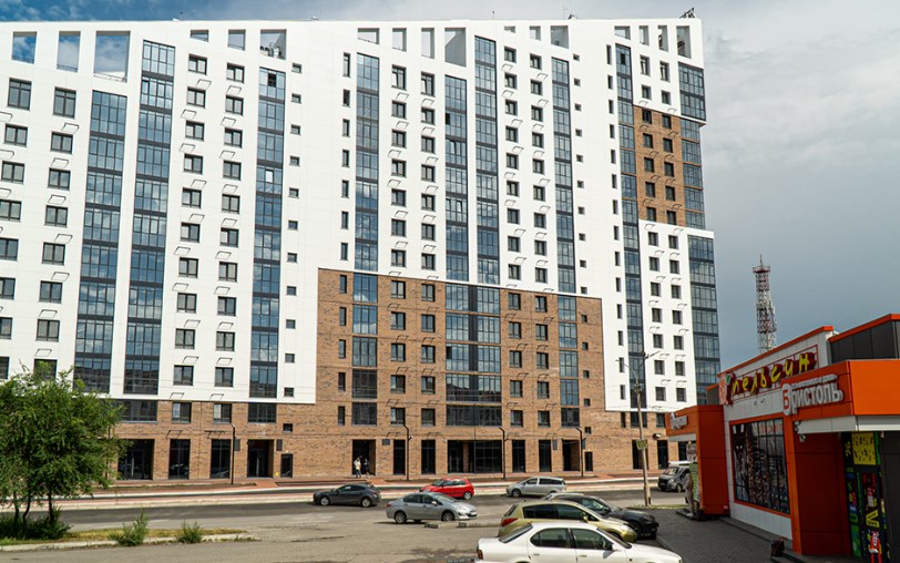 1-комнатная квартира 41,8кв.м.Комарова 7