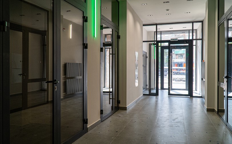 1-комнатная квартира 41,8кв.м.Комарова 7