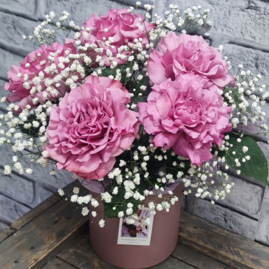 Композиция в шляпной коробочке