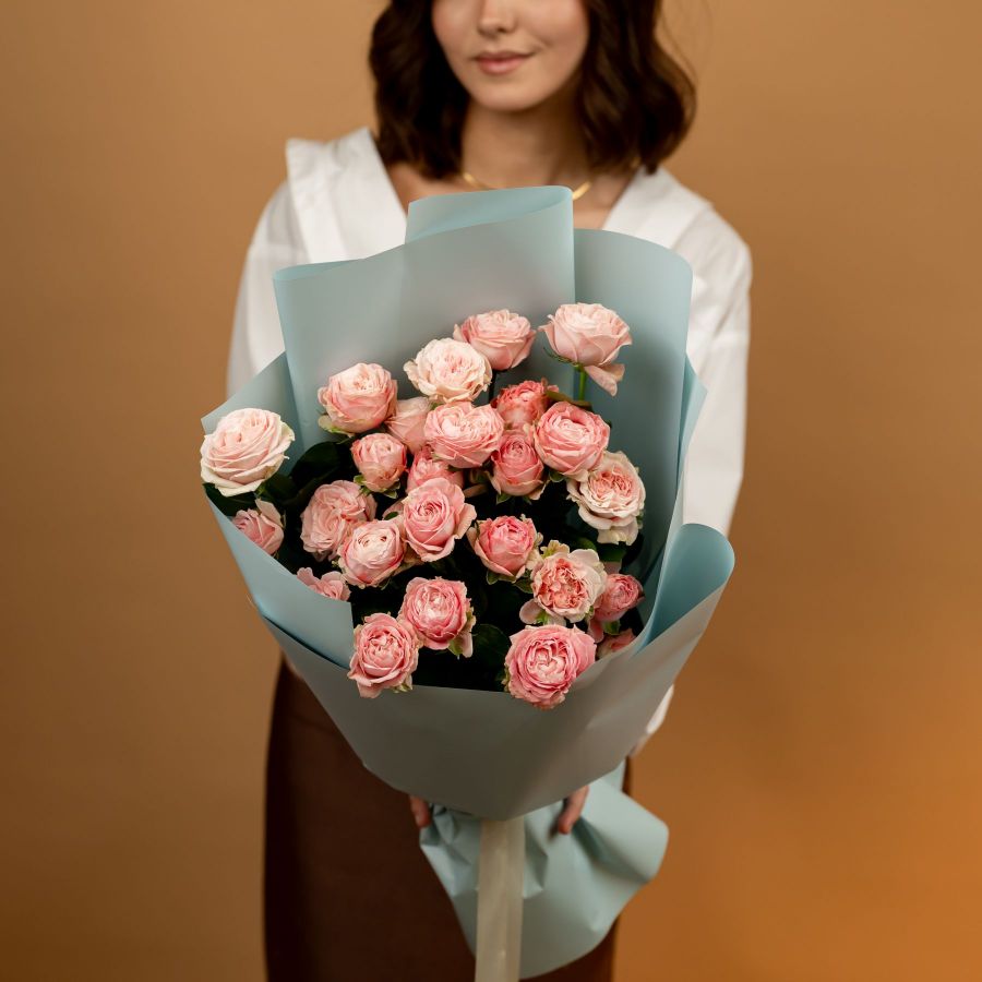 Букет кустовой пионовидной розы  5 шт