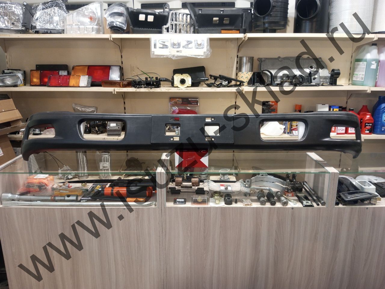 Бампер передний пластиковый черный elf ec5/7