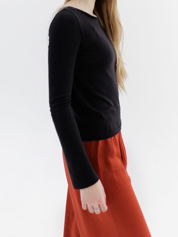 Лонгслив из мериноса черный