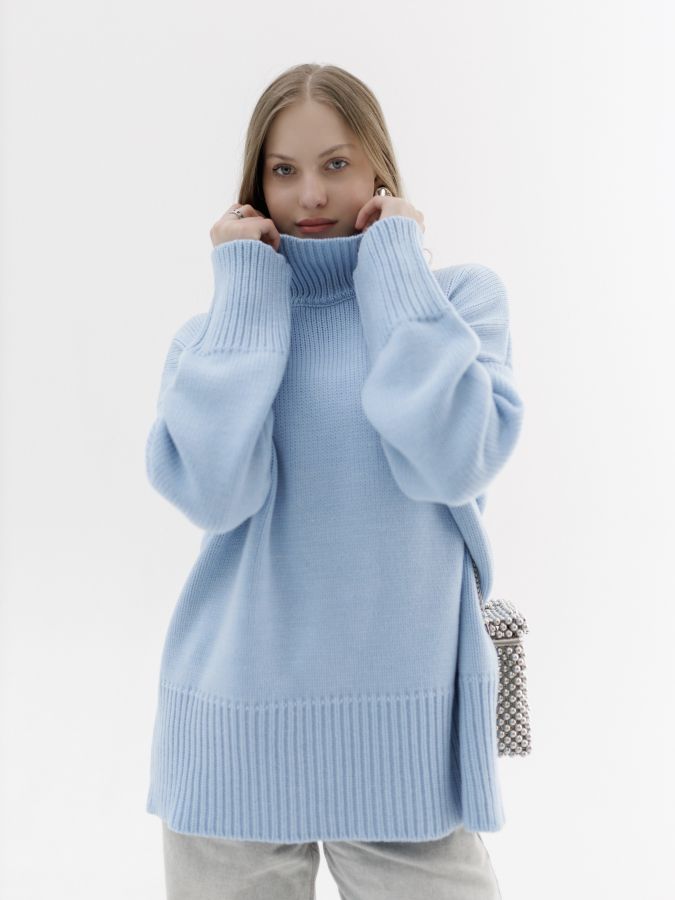 Свитер из мериноса голубой