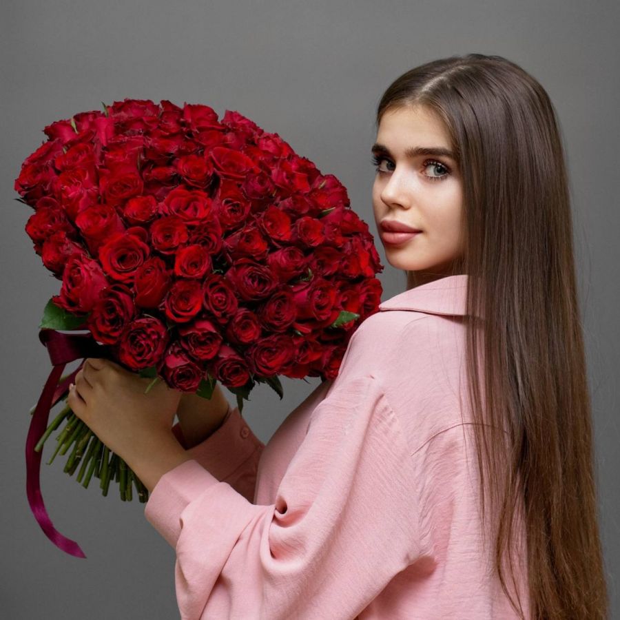 101 роза красная 40 см (Кения) под ленту