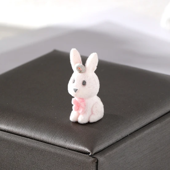 Подвеска фигурка с флокированным эффектом Зайчик 13х28мм  (GEO.1328)