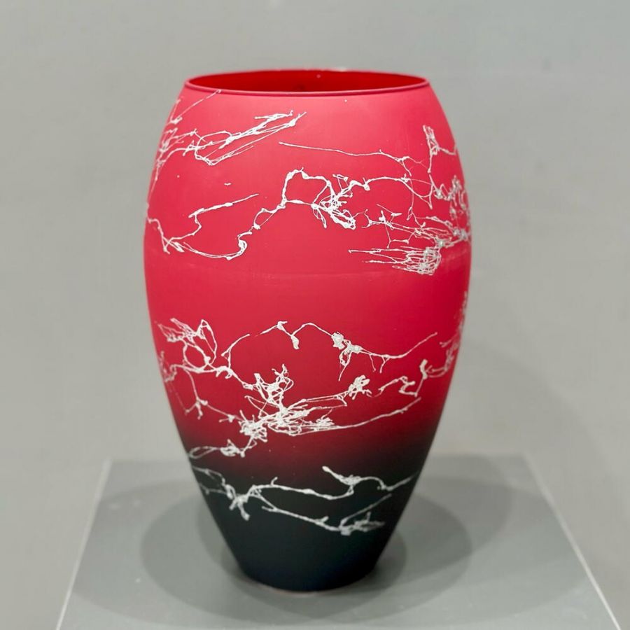 Ваза «Паутинка». Размер Ширина - 10 см Высота - 25 см