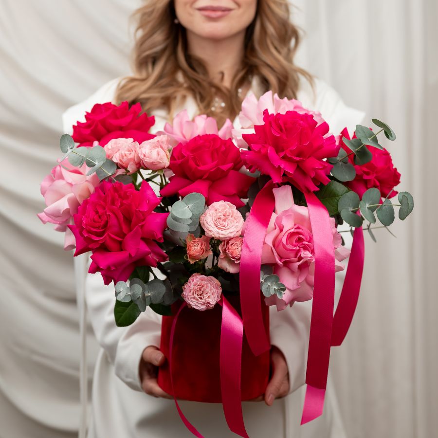 Цветы в коробке французская роза