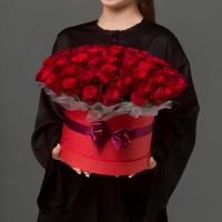 51 роза красная 40 см (Кения) в коробке
