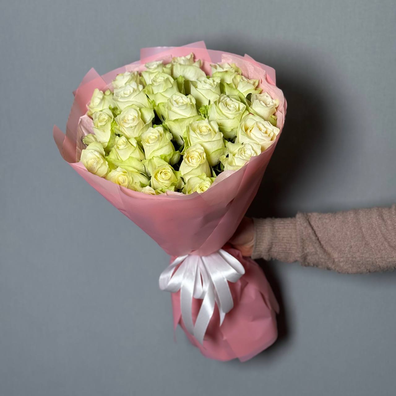 Букет белые розы от 25шт