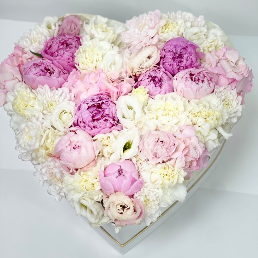 Сердце из Пионов