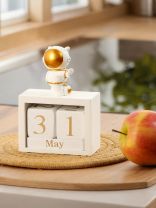 Календарь настольный полистоун+МДФ, Космонавт, 13 см, Y4-9110