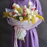 Весенний букет с нарциссами