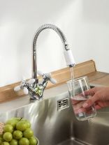 Смеситель для кухни, Эверест, гибкий излив, с кран-буксой, белый, B58-071A