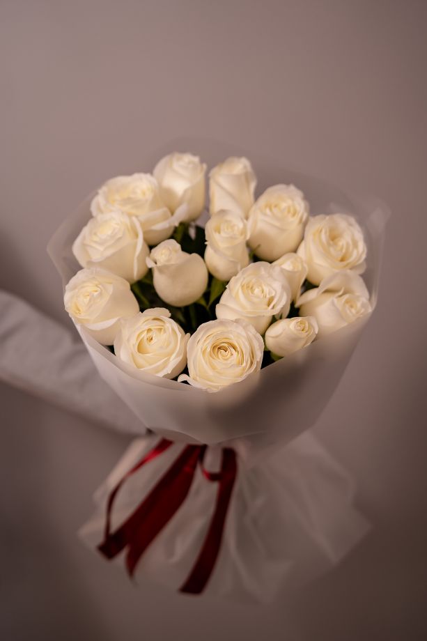 Букет из Роз 70 см "Покоряя сердце"