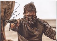 Автограф: Том Харди. Безумный Макс: Дорога ярости