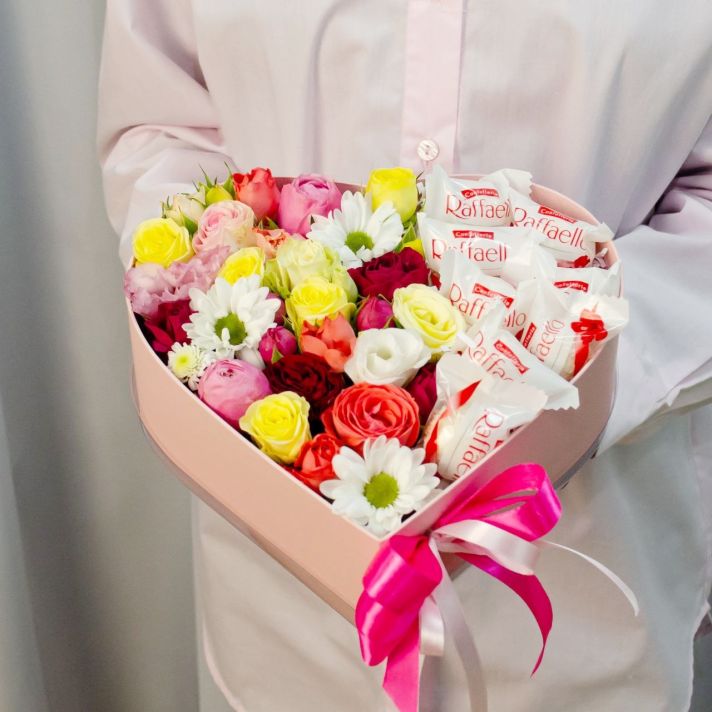 Композиция цветы и рафаэлло "Настроение"