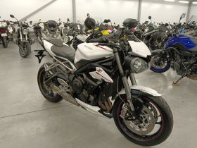TRIUMPH STREET TRIPLE RS