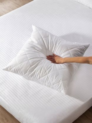 Подушка 70 х 70 см, Файбер 100% полиэстер, чехол 100% полиэстер, средняя, Майская ночь