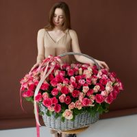 201 розовая роза микс 40 см в корзине