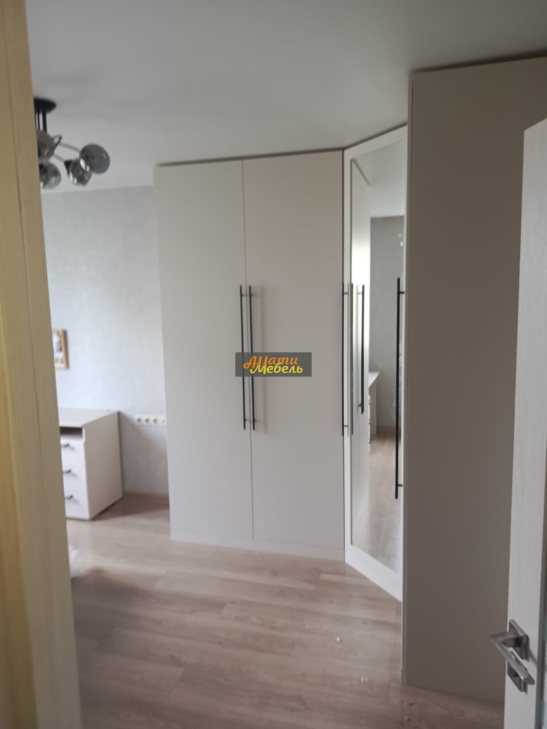 шкаф распашной в спальню