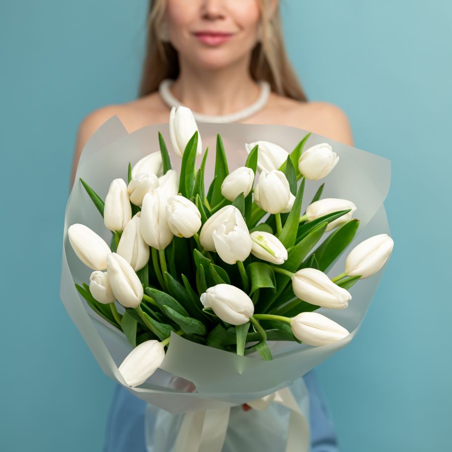 Букет из белых тюльпанов (от 15 шт)