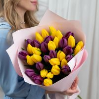 Желтые и фиолетовые тюльпаны 35 штук