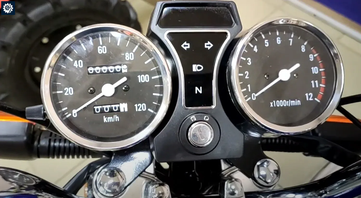 Аналоговая приборная панель