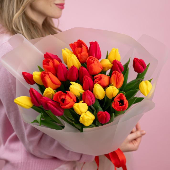 Тюльпаны яркий микс