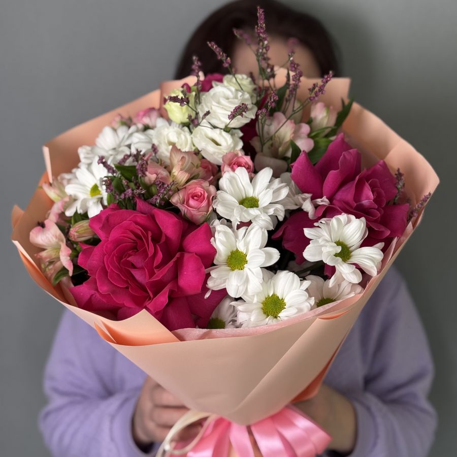 Букет из роз и хризантем