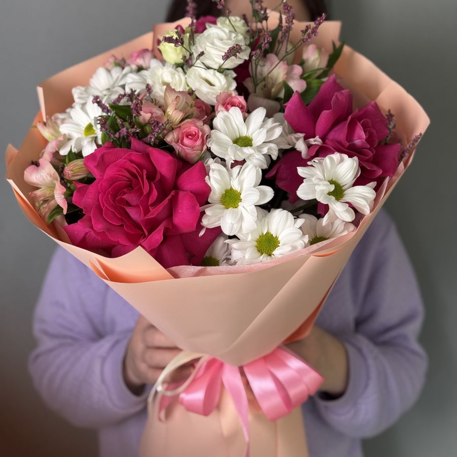 Букет из роз и хризантем