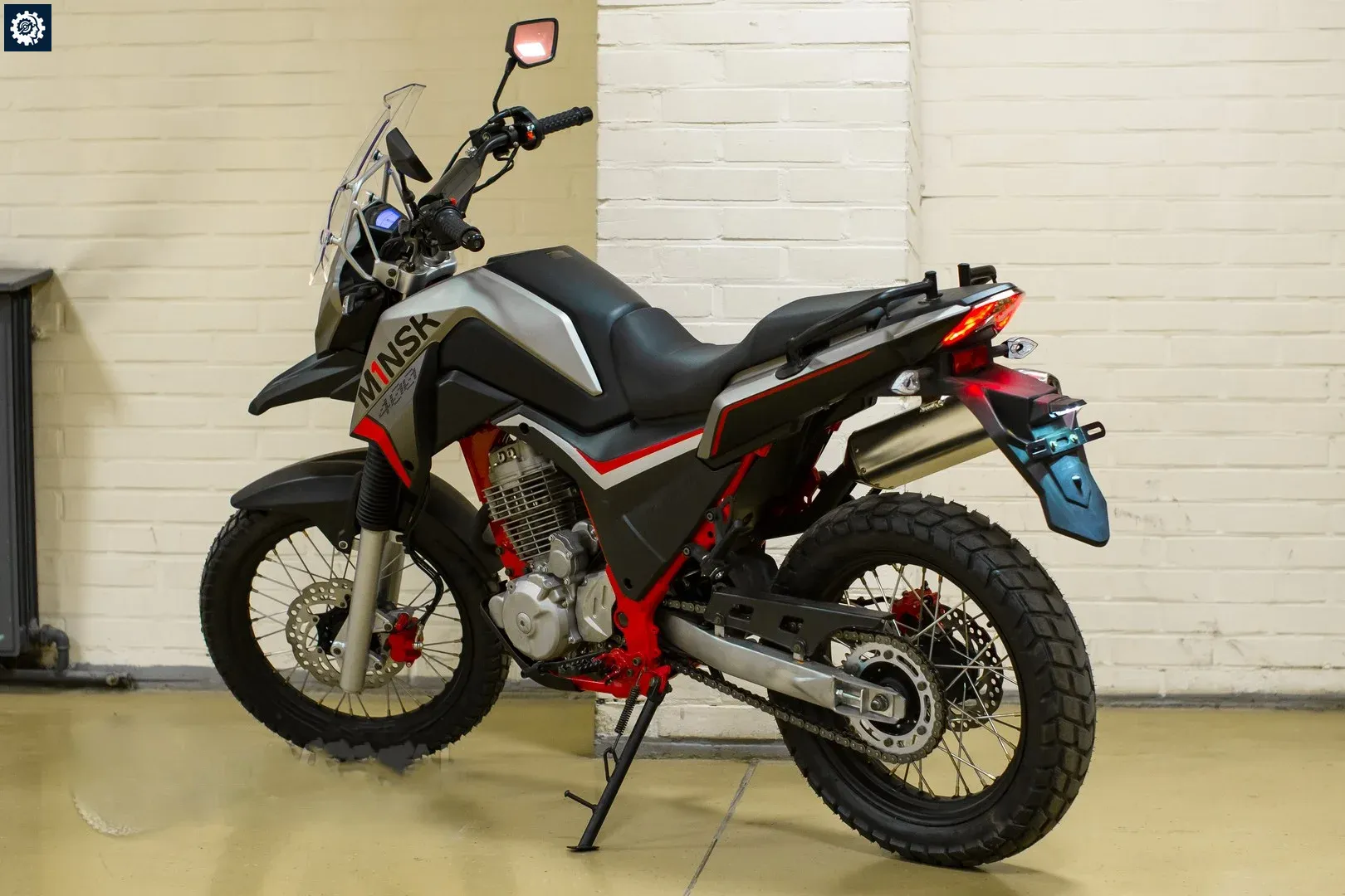 Minsk Goose 400 вид слева