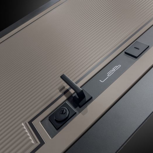 Входная дверь Лабиринт Лаб 1 Про - 22 Белый софт черная вставка