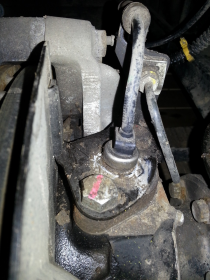 Очистка Посадочного Места Датчика Abs В Кулаке на Автомобиле Варшавское шоссе 170Бс7