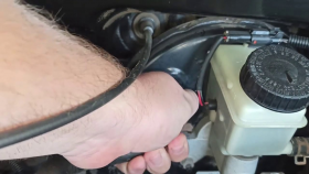 Проверка Посадочного Места Вакуумного Усилителя На Щите Мотора на Автомобиле Варшавское шоссе 170Бс7