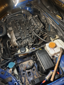 Замена Тройников Распределения Жидкости Под Капотом на Автомобиле Варшавское шоссе 170Бс7