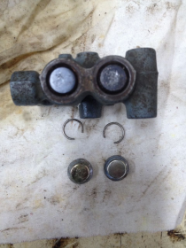 Замена Перепускного Клапана Тормозной Магистрали на Автомобиле Варшавское шоссе 170Бс7