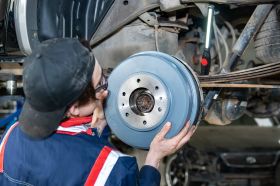 Восстановление Резьбы Крепления Тормозного Диска В Ступице на Автомобиле Варшавское шоссе 170Бс7