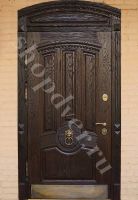 Металлические двери  парадные из массива дуба