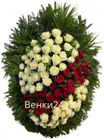 Фото Ритуальный венок из живых цветов #49 розы, робелини, натуральная хвоя.