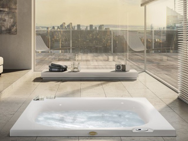 Спа бассейн Jacuzzi City Spa 150х160 см ФОТО