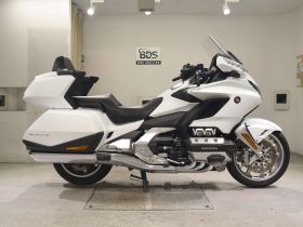 HONDA GOLD WING 1800 TOUR