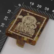 Икона на подставке Казанская образ Богородицы из янтаря (4х3,5см)