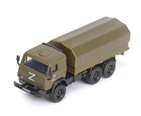 Сборная модель КамАЗ-5350 бортовой с тентом военный 1/72