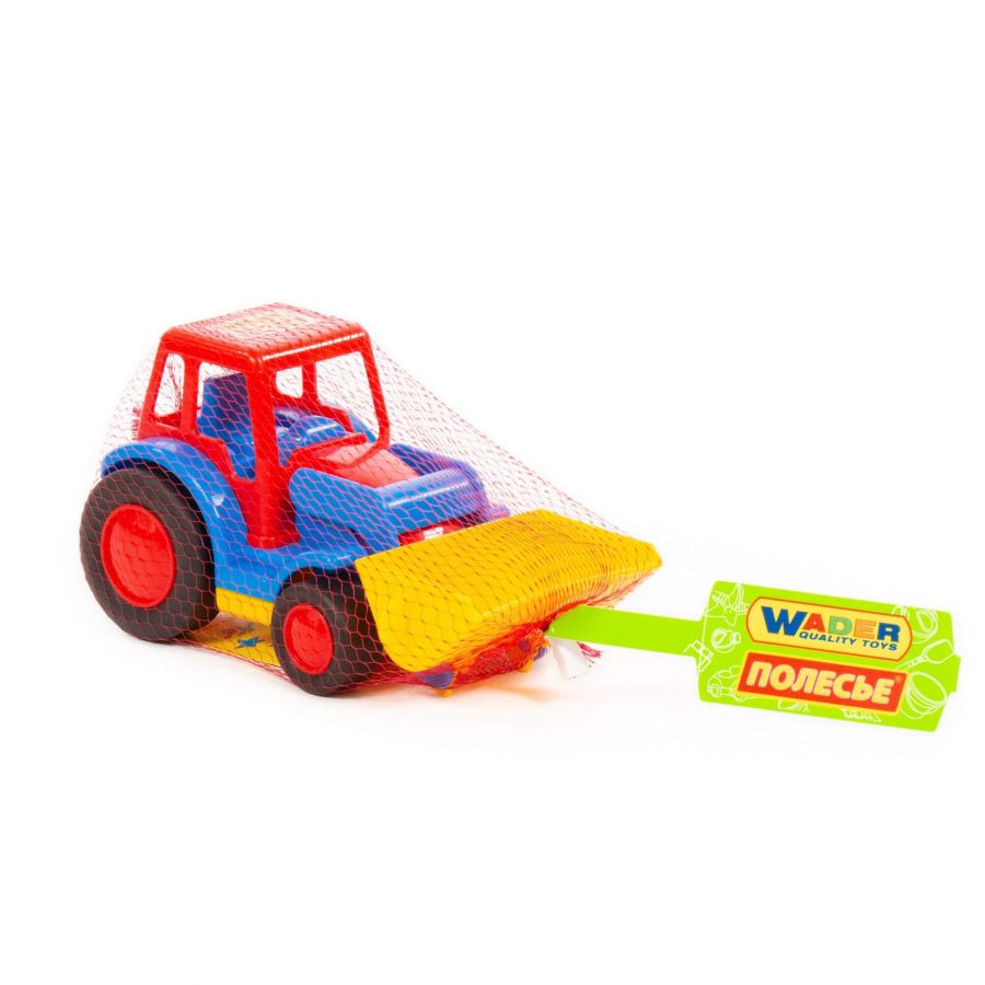 "Базик", трактор-погрузчик (в сеточке)