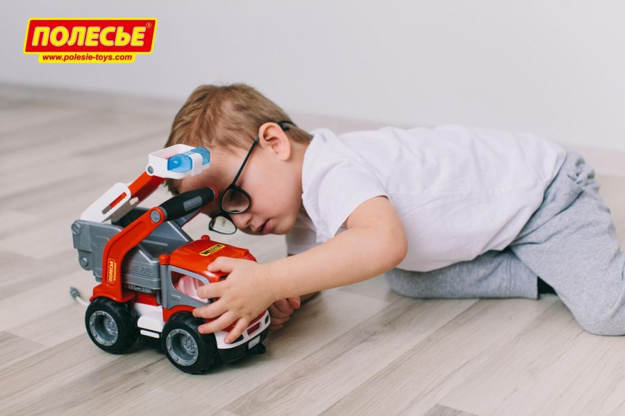 "ГрипТрак", автомобиль пожарный (в сеточке)