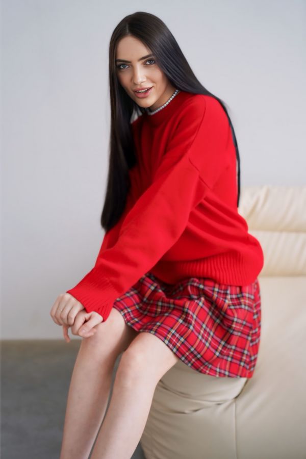 Свитер красный