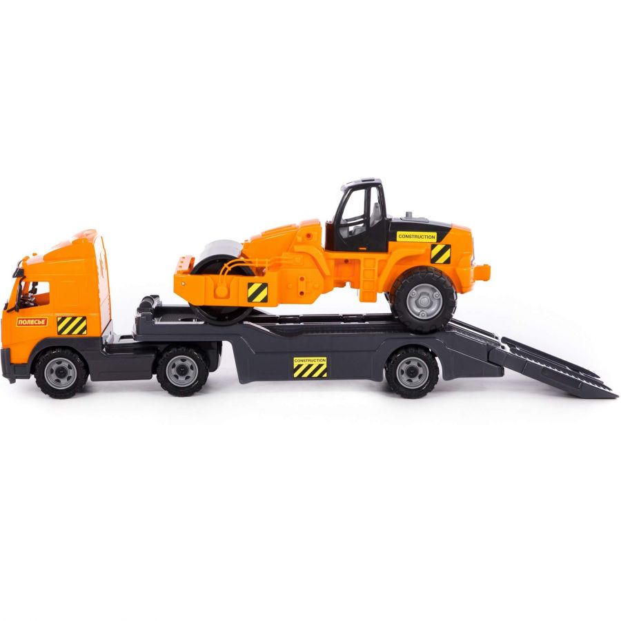 Автомобиль-трейлер + дорожный каток (в сеточке)