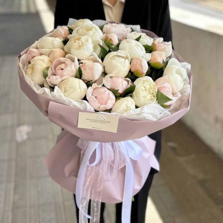 Букет из нежных пионов (от 15шт)